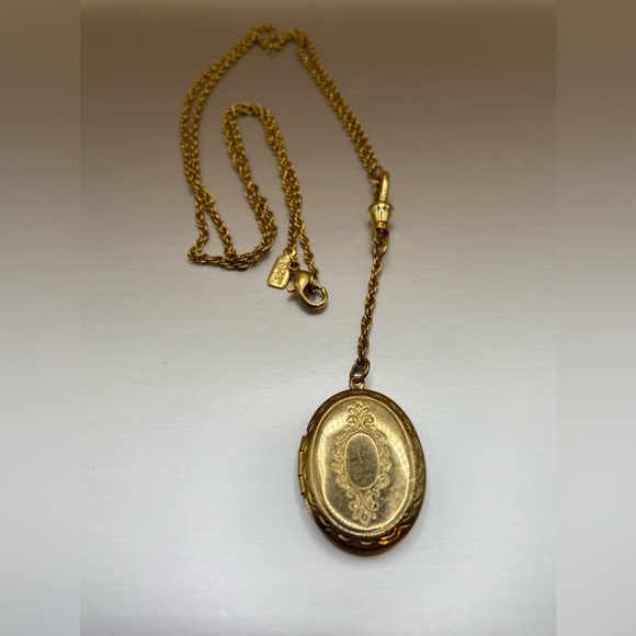 1928 Jewelry - Vintage Gold Tone 1928 Locket Necklace